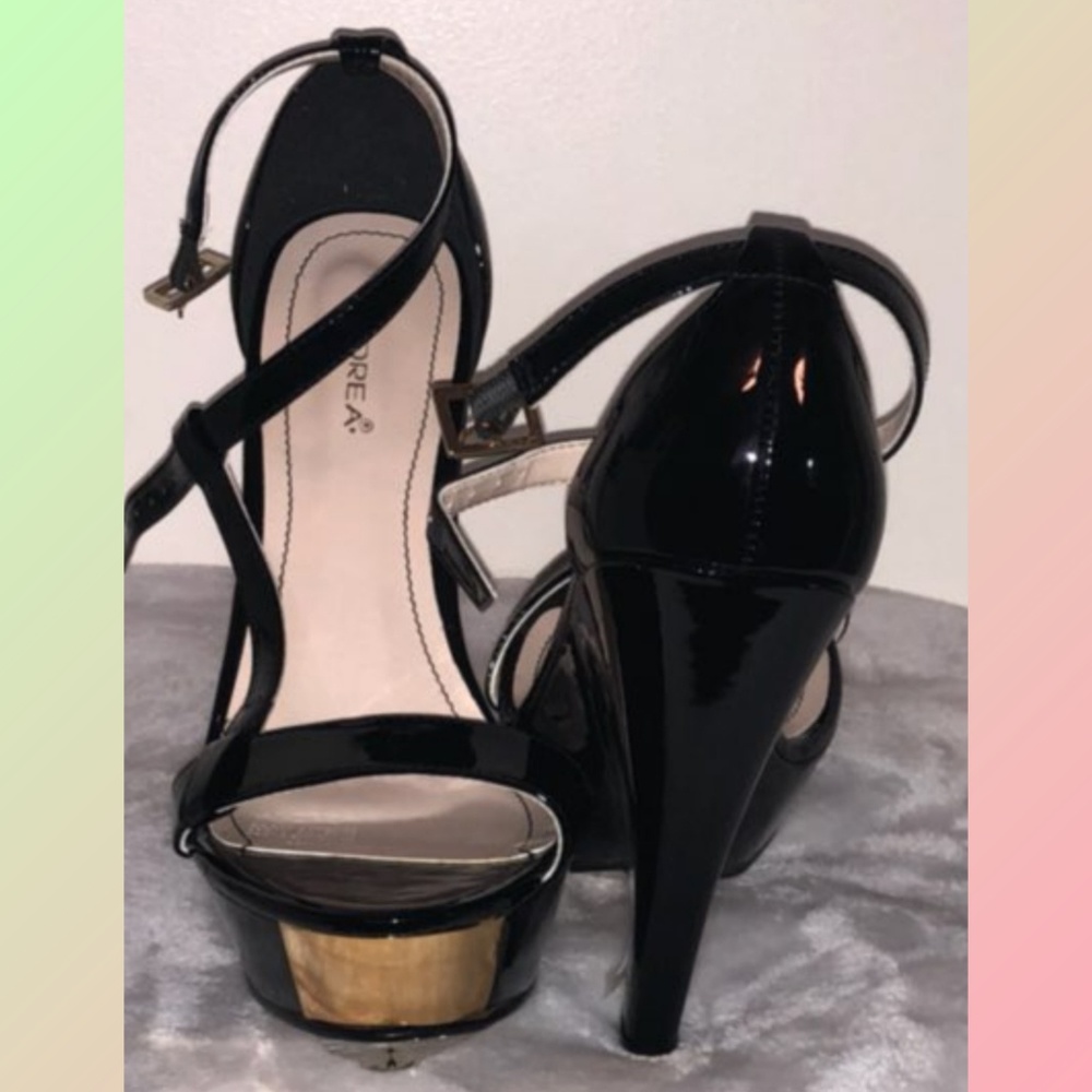 Black patent wedges